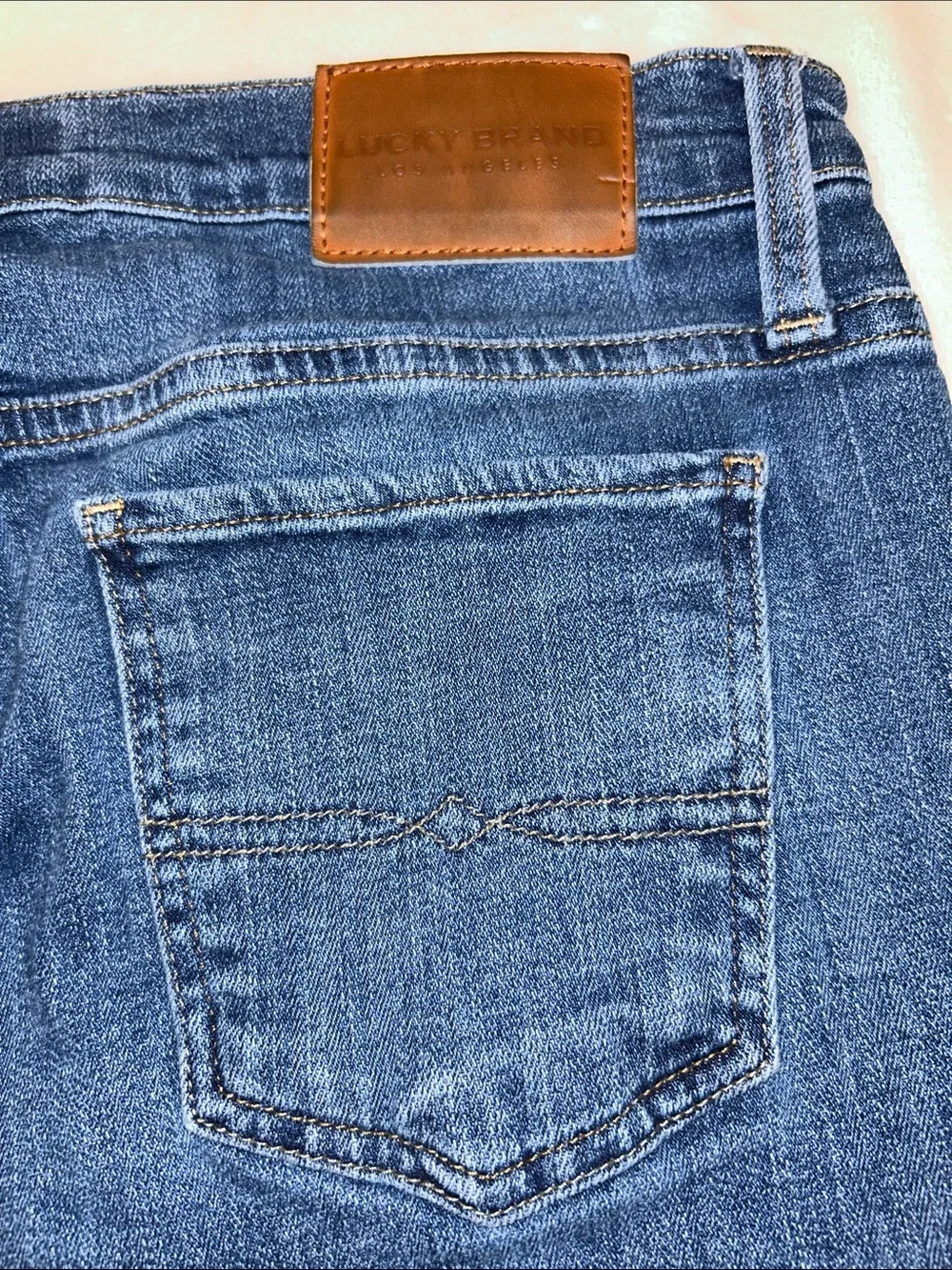 Lucky Brand Women's Easy Rider Mid Wash Blue Straight-Leg Jeans size 6 - Picture 6 of 14
